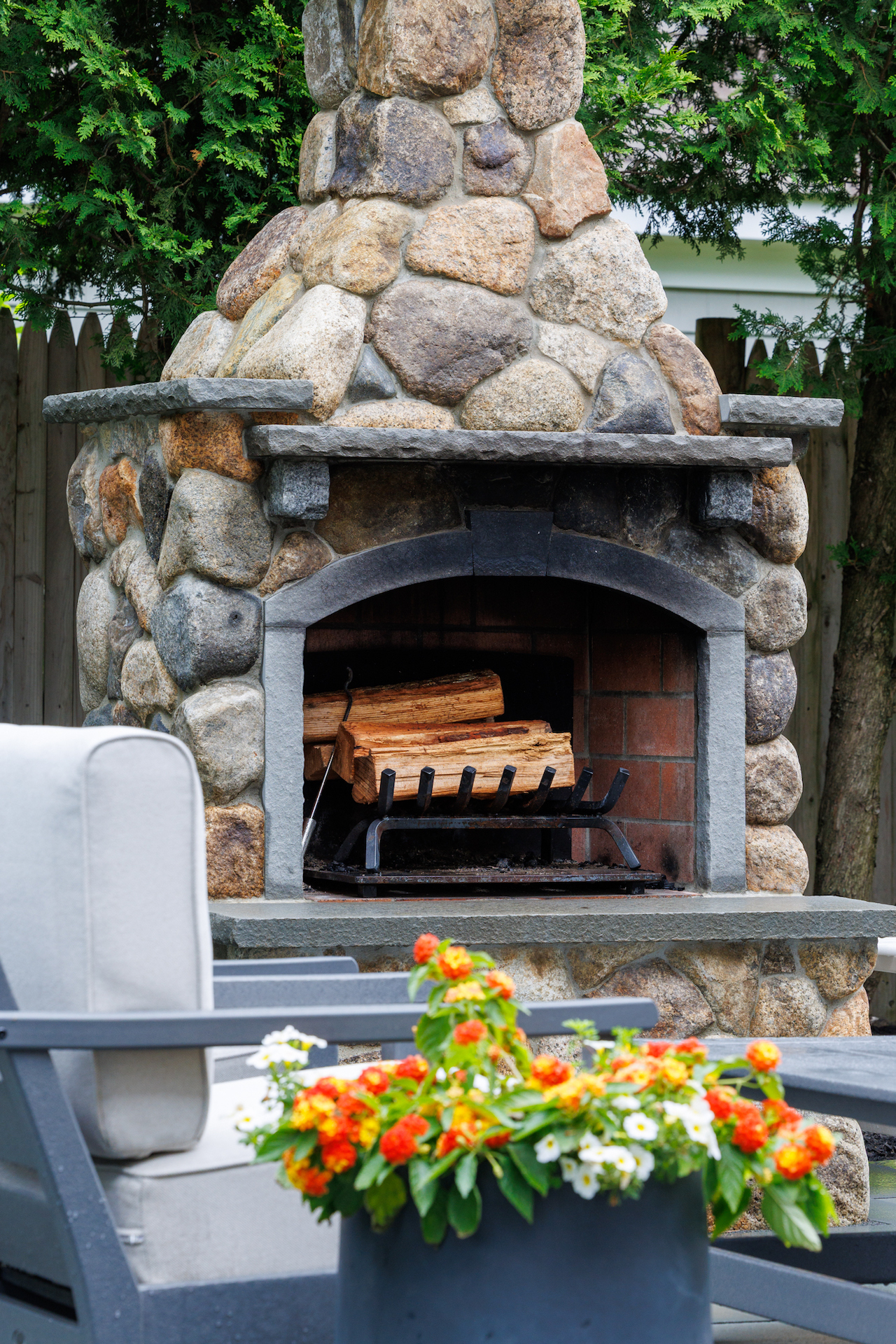 outdoor fireplace contractor