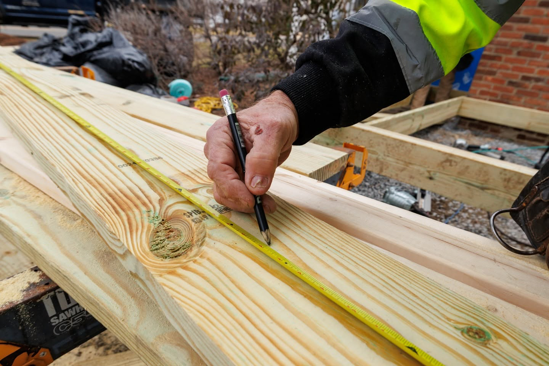 now hiring CONSTRUCTION PROJECT MANAGER
